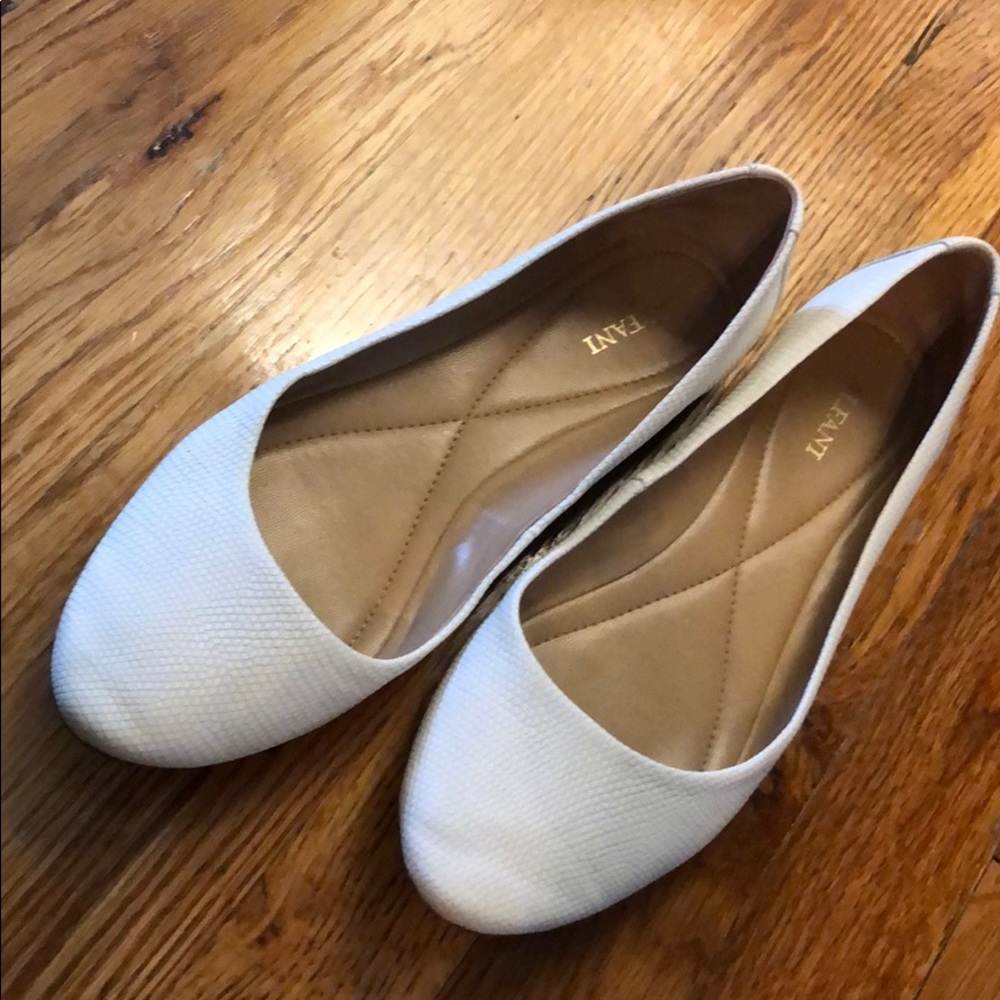 Alfani flats